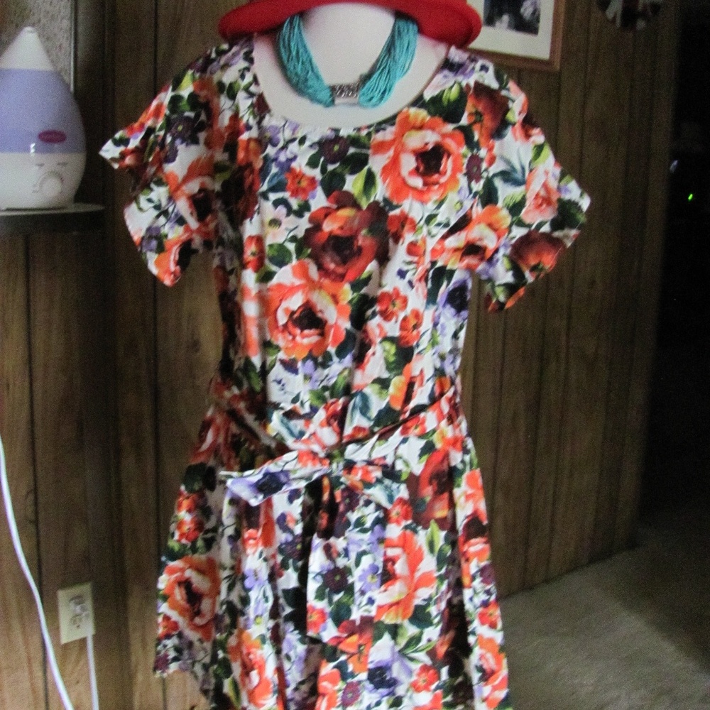 UMGEE LADIES SPRING/SUMMER SHORT SLEEVED DRESS